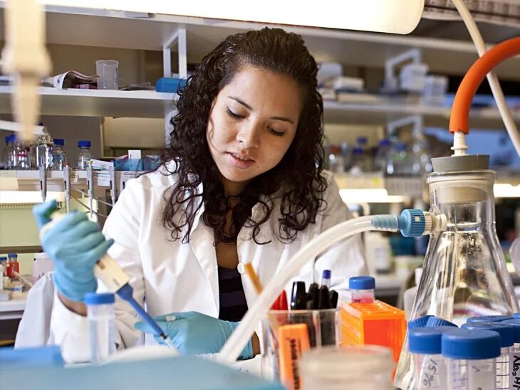 Профессии будущего в биотехнологиях. Лаборатория биотехнологии. Инженер биолог. Биоинженерия специальность. Биотехнология профессии.