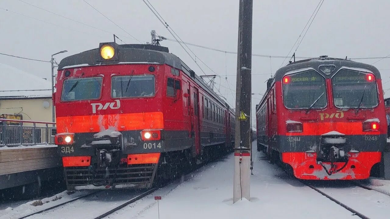 Электрички ростокино александров на сегодня. Сергиев Посад электричка. Сергиев Посад станция электрички. Поезд на станции Сергиев Посад. ТЧ-12 Новогиреево.