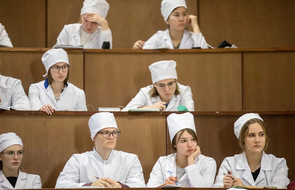Сеченовский университет сестринское дело. Мгму сеченова студенты. студент медицинского вуза. студенты медуниверситета. студентки мед вузов.