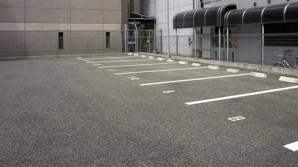Асфальт парковка. Разметка паркинга. Пустая парковка. Асфальт в паркинге.