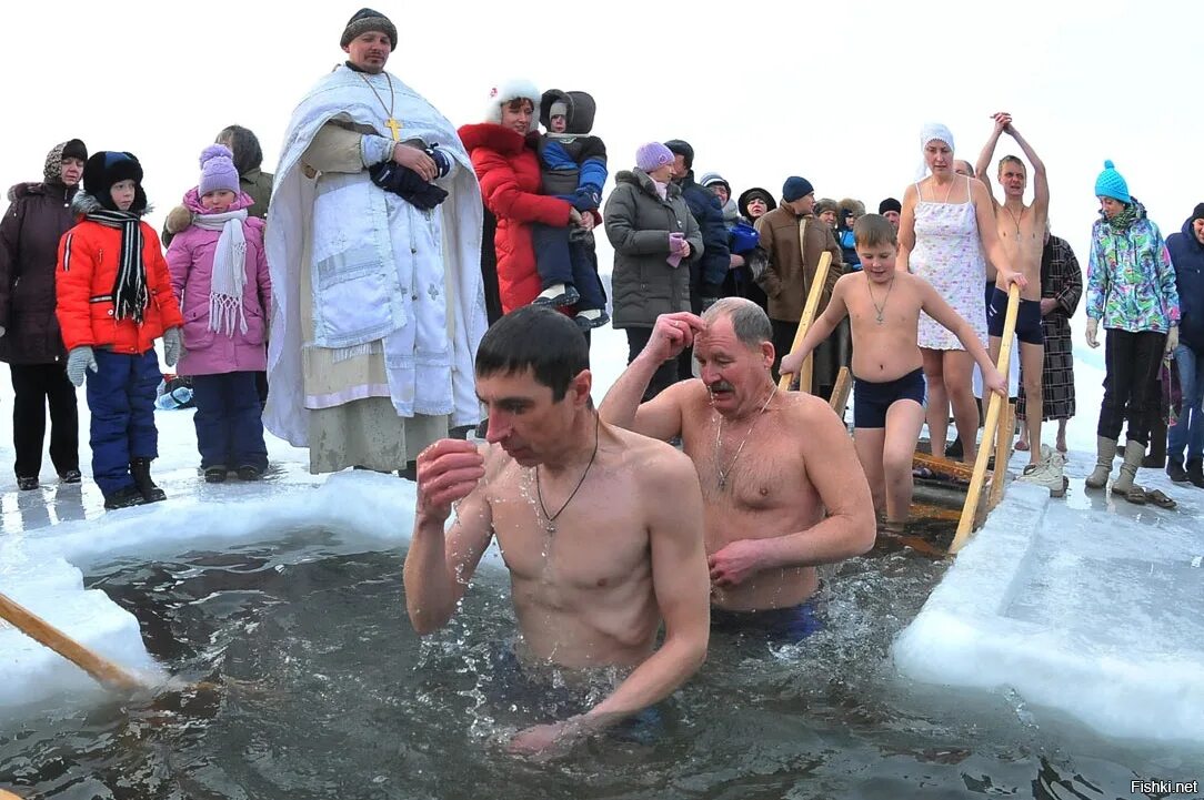 Купель на крещение. Крещенское купание в проруби. Аткинсон крещение. Купание в проруби на крещение 2023. Крещенские купели в спб 2023.