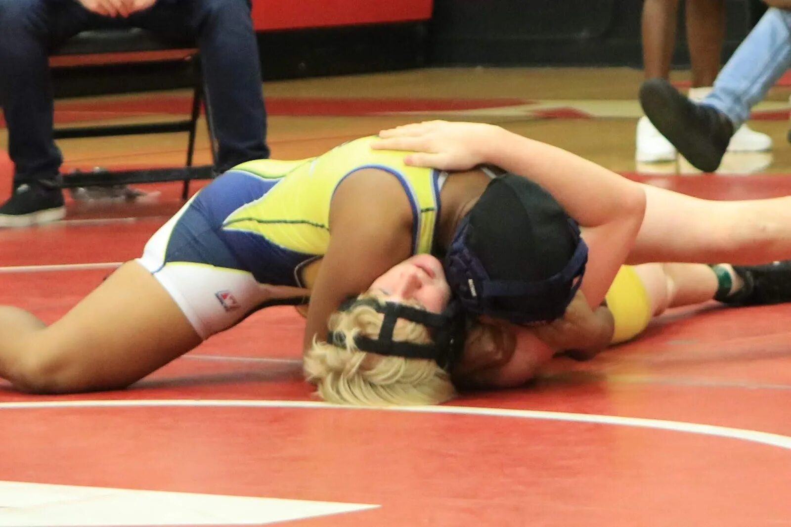 Women wrestlers мужская. Название борьбы в шлемах. Arez wrestling. Женская борьба. Смешанная борьба дети.