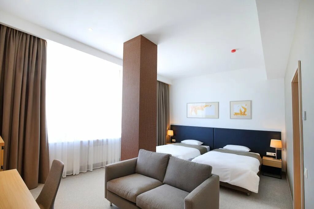 Hotel victor. Отель victor первоуральск. Отель victor первоуральск. Ватутина,42а. Graf victor hotel.