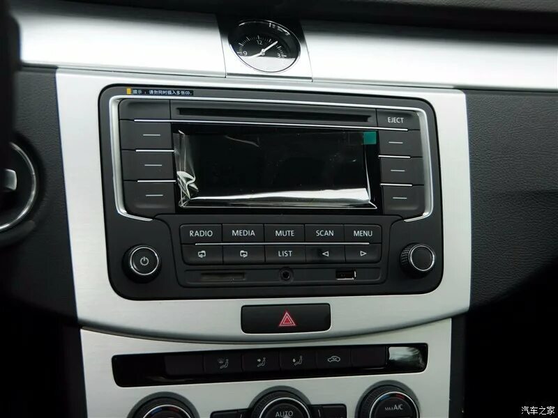 Аудиосистема рено коннект. Аудиосистема aux usb bluetooth. Штатная магнитола renault logan 1. Автомагнитола 1 din, автомобильный радиоприемни. Аудиосистема aux usb bluetooth.