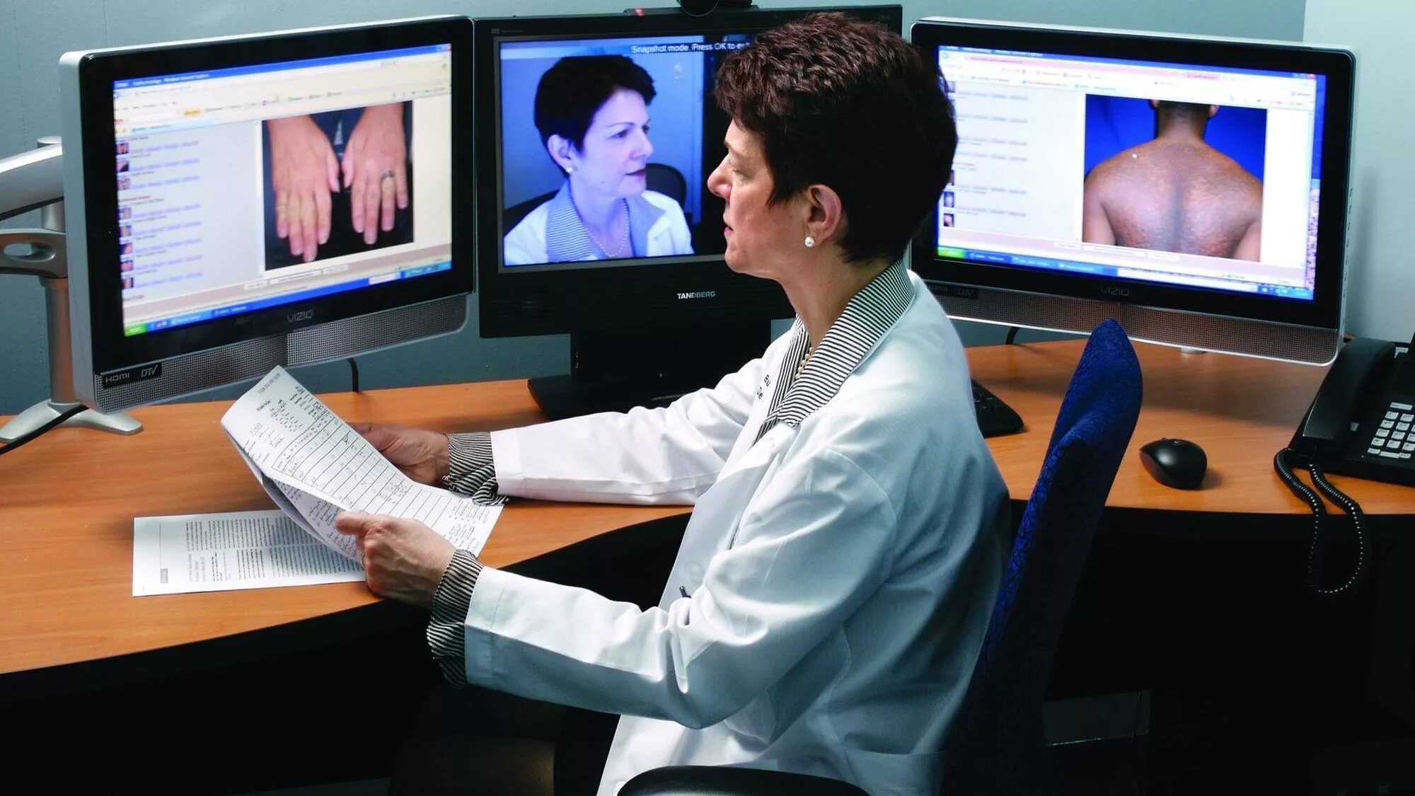 телемедицинские технологии в здравоохранении. телемедицина в россии. телемедицина. телемедицинский прибор nano kit. телемедицина.