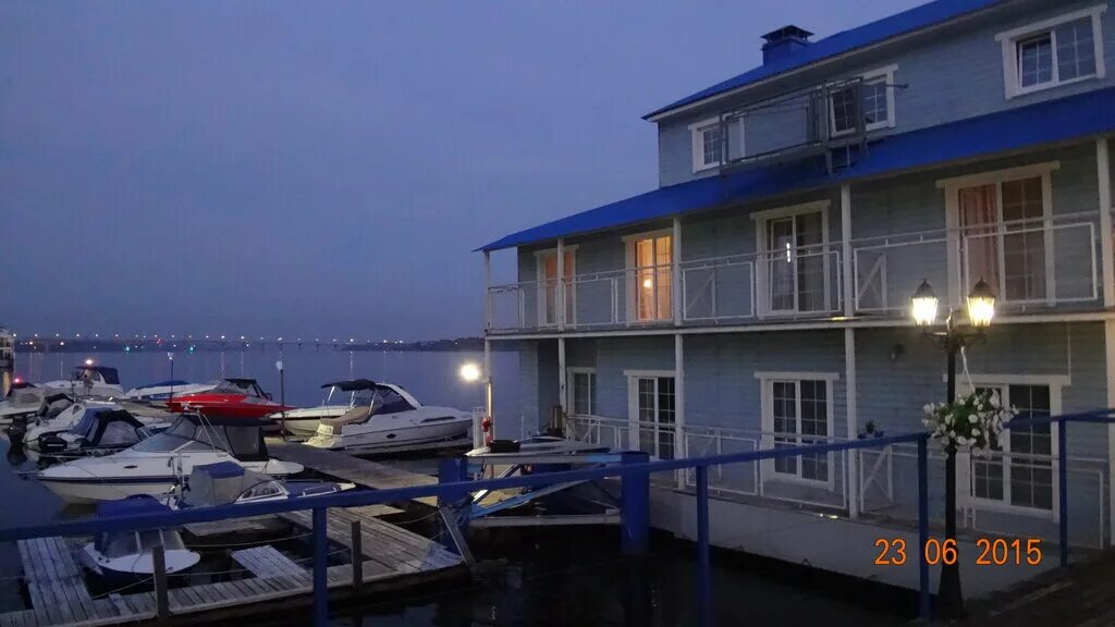 красивый закат в городе. шуйское вологодская область шейбухте. играющий фон рабочего стола гданьск на весь экран. астрахань набережная волги. приморская набережная сочи вечером.