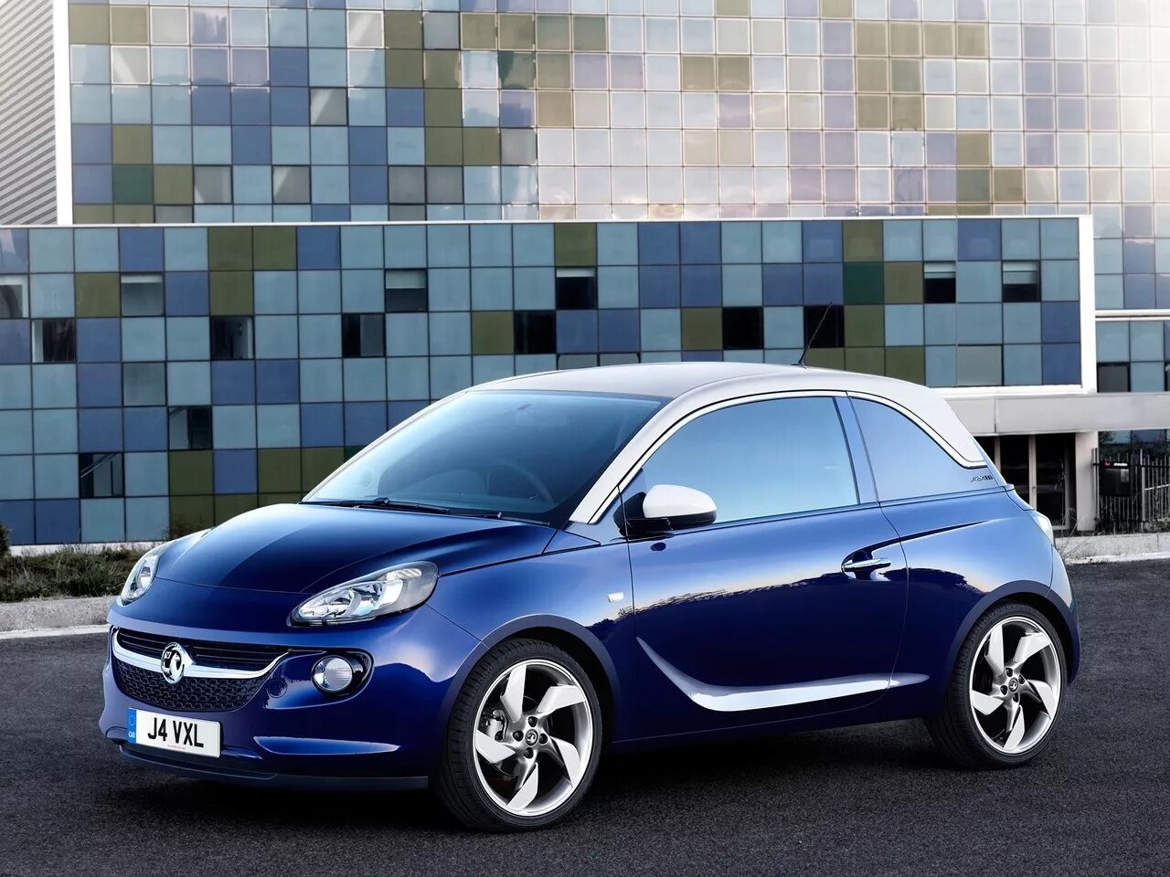 Opel Adam 2012. Opel Adam 2013. Adam Opel автомобили Opel. Opel Adam 2022. Автомобили хэтчбек цена