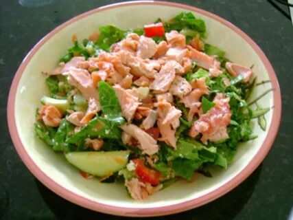Салат с огурцами рыбой и творожным сыром