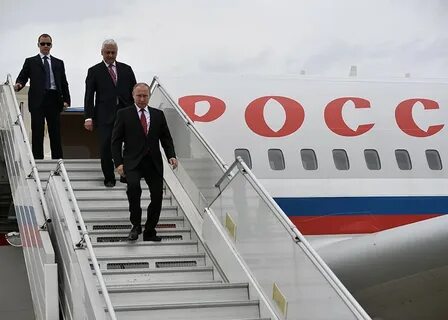 Встретили у трапа
