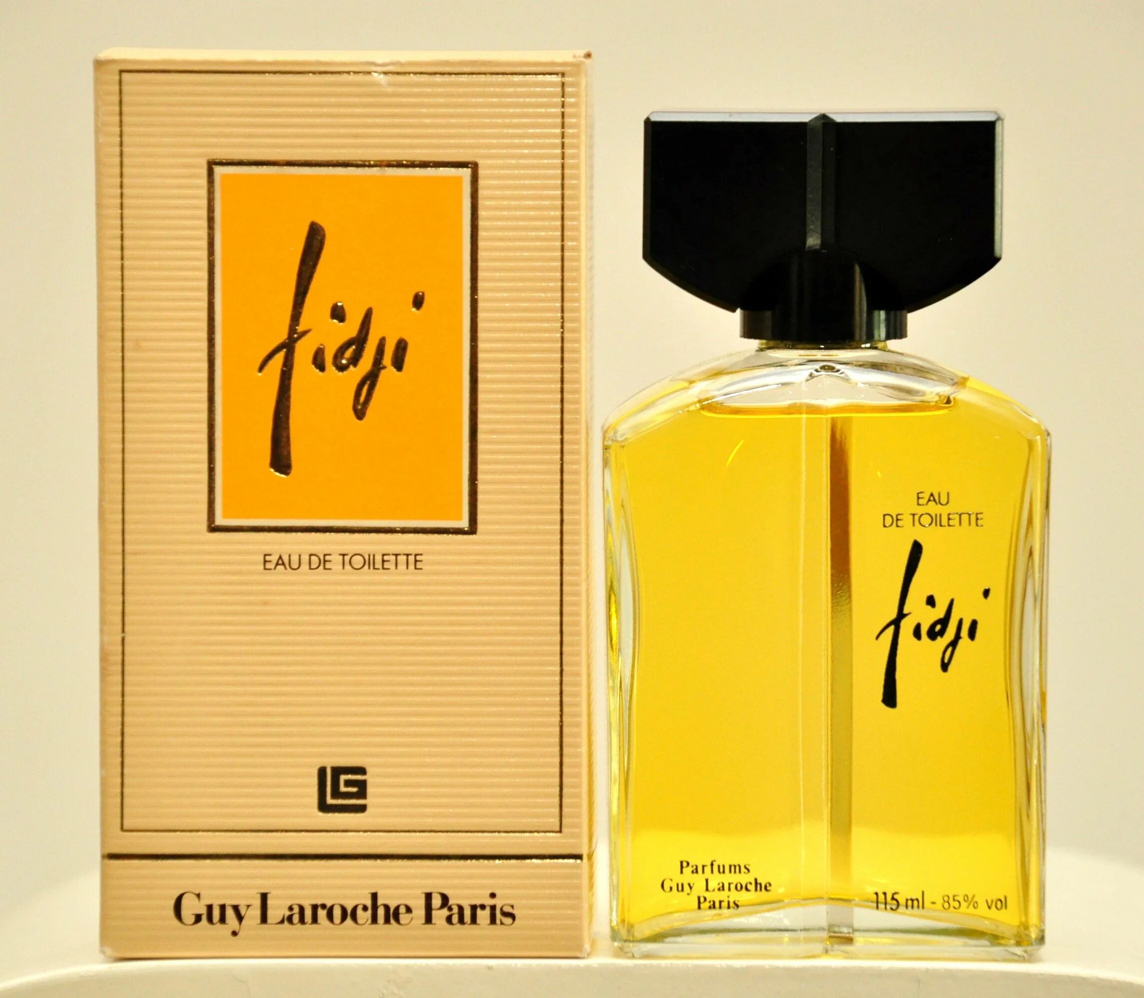 Guy laroche. Парфюм guy Laroche Fidji. Fidji духи Винтаж. Fidji Parfum guy Laroche (1966). Fidji туалетная вода 50 мл.