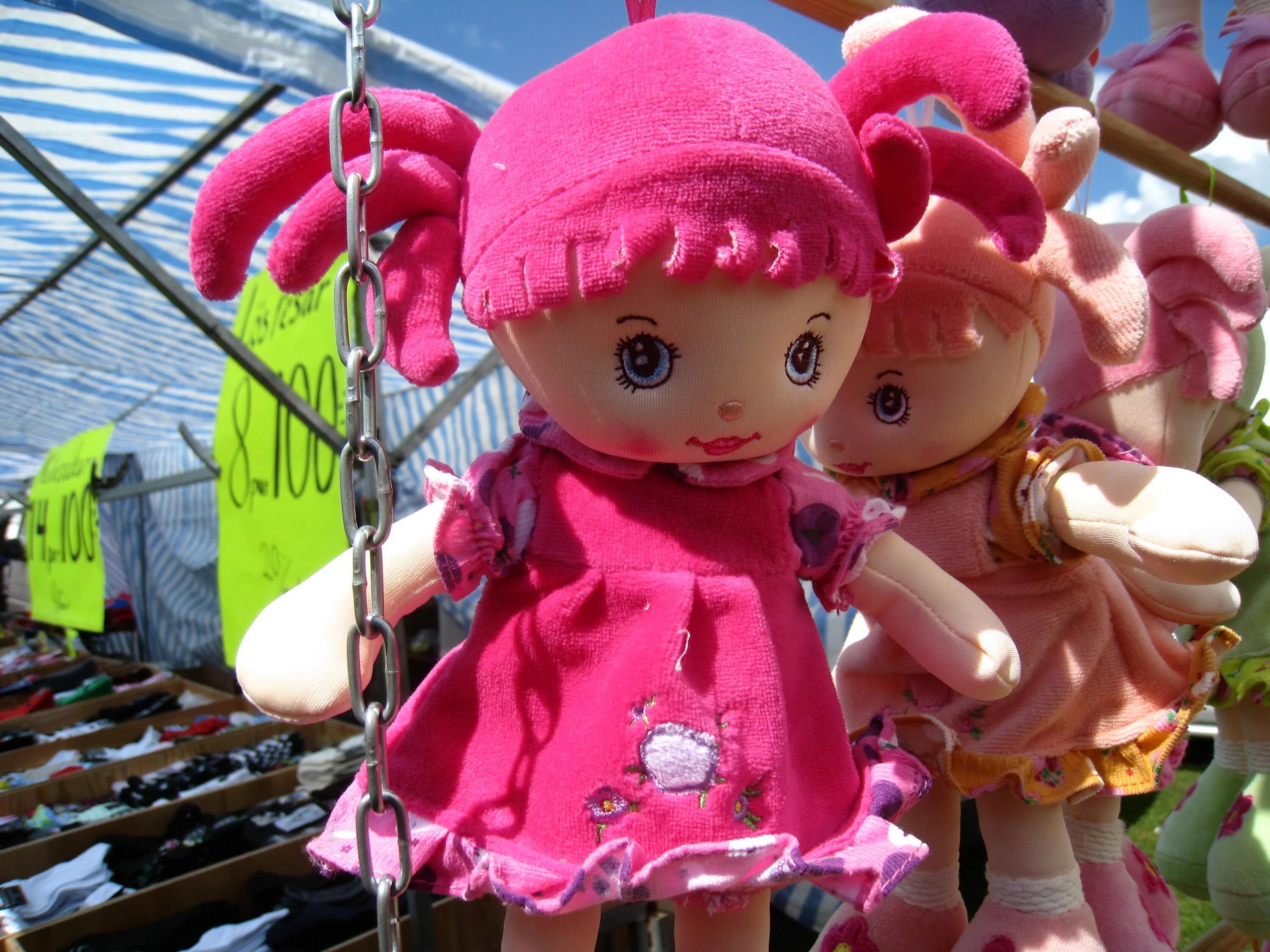 Розовая куколка. Куклы на рынке. Розовая кукла. Мягкая кукла для девочек.