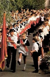 Пионеры школьники