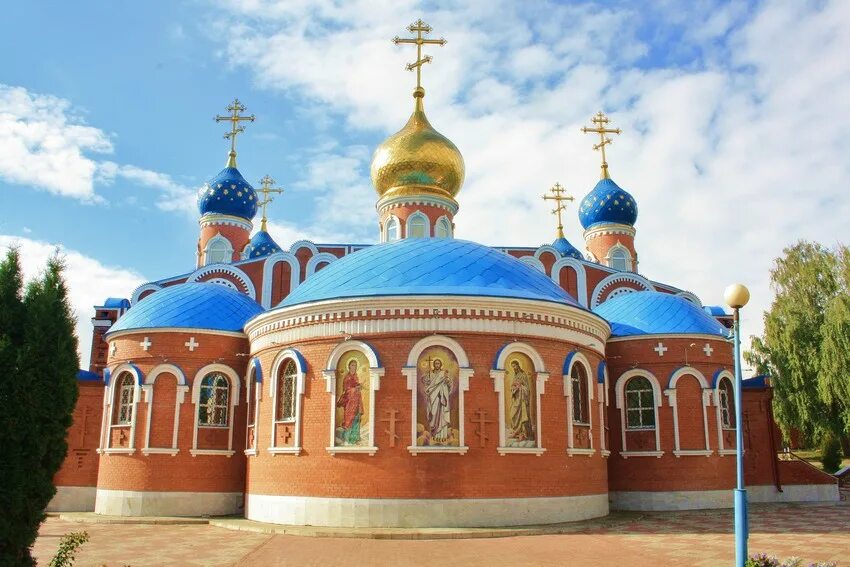 Храм в воскресенске самарская область. Село воскресенка храм воскресения христова. Храм воскресения христова астрахань. Церковь воскресения христова в самарском воскресенском монастыре. Церковь воскресения христова в самарском воскресенском монастыре.