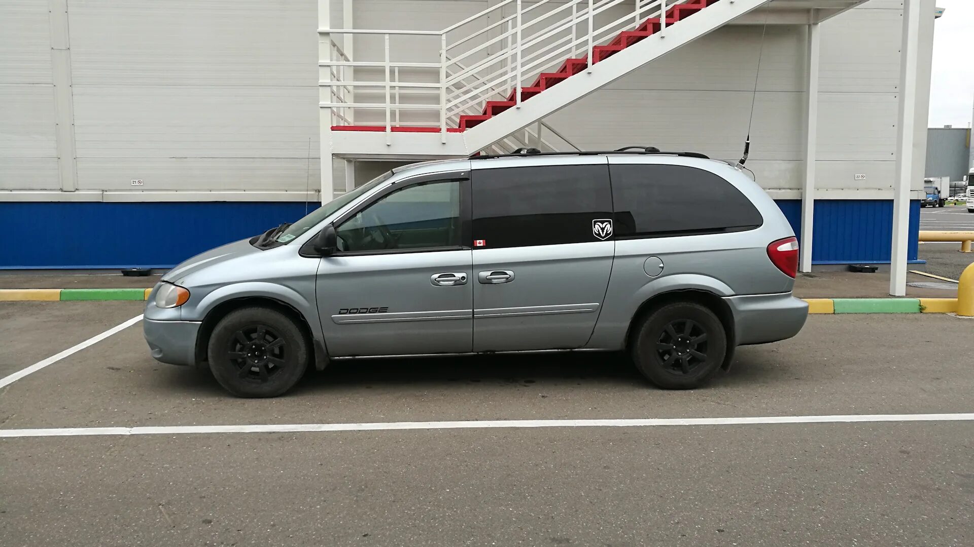 Додж Караван 2005г. Додж Караван 4. Додж Гранд Караван 2005 3.3. Dodge Grand Caravan 3.3 СТП. 100 караван