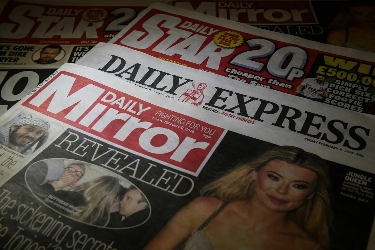 Daily star модель. Daily star газета. daily express newspaper. daily mirror газета. the daily star newspaper uk.