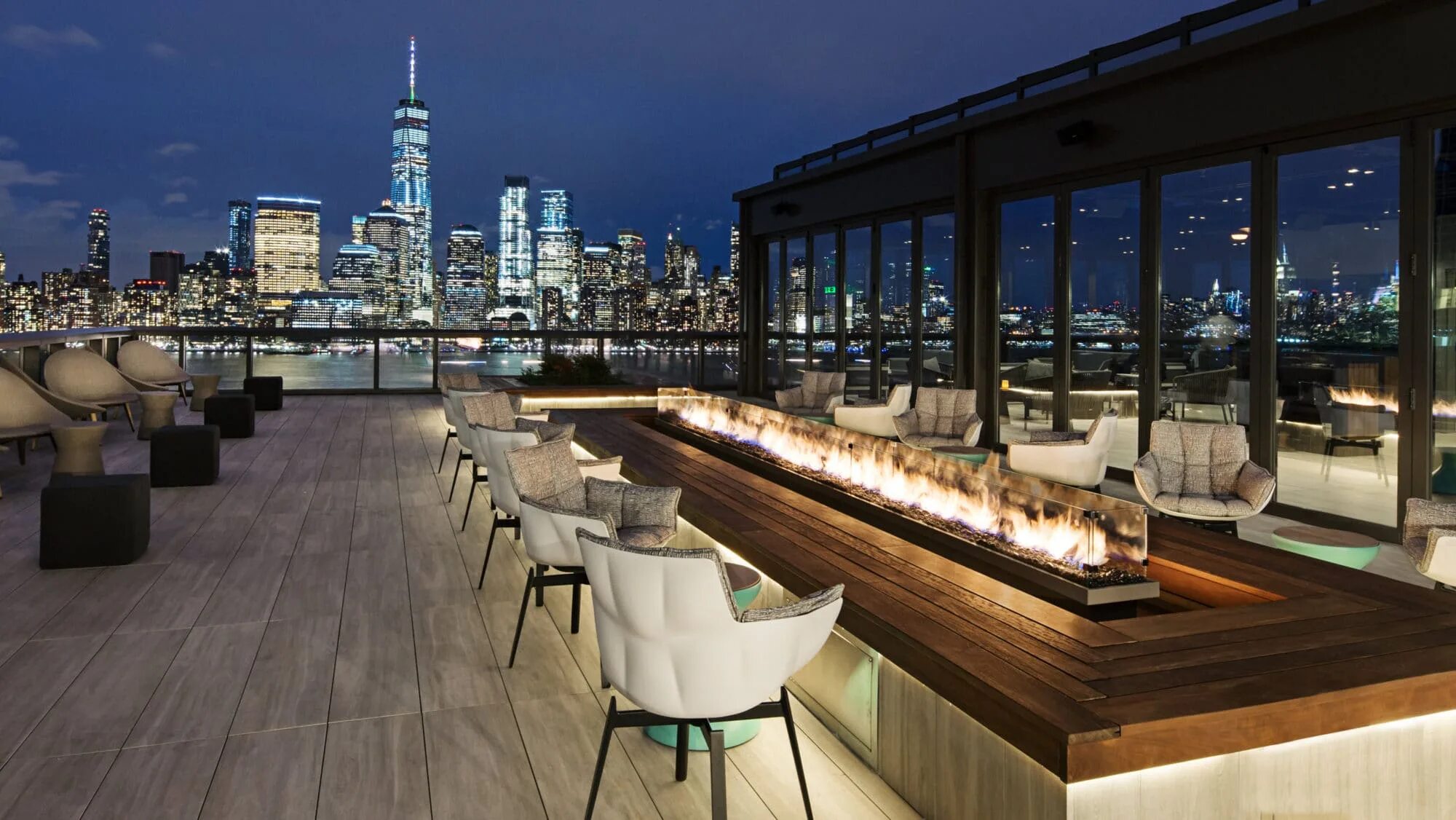 Кафе на крыше. Oriental bar hyatt веранда. хаят динамо веранда. hyatt ресторан на крыше веранда. ресторан на крыше отеля хилтон нью-йорк.