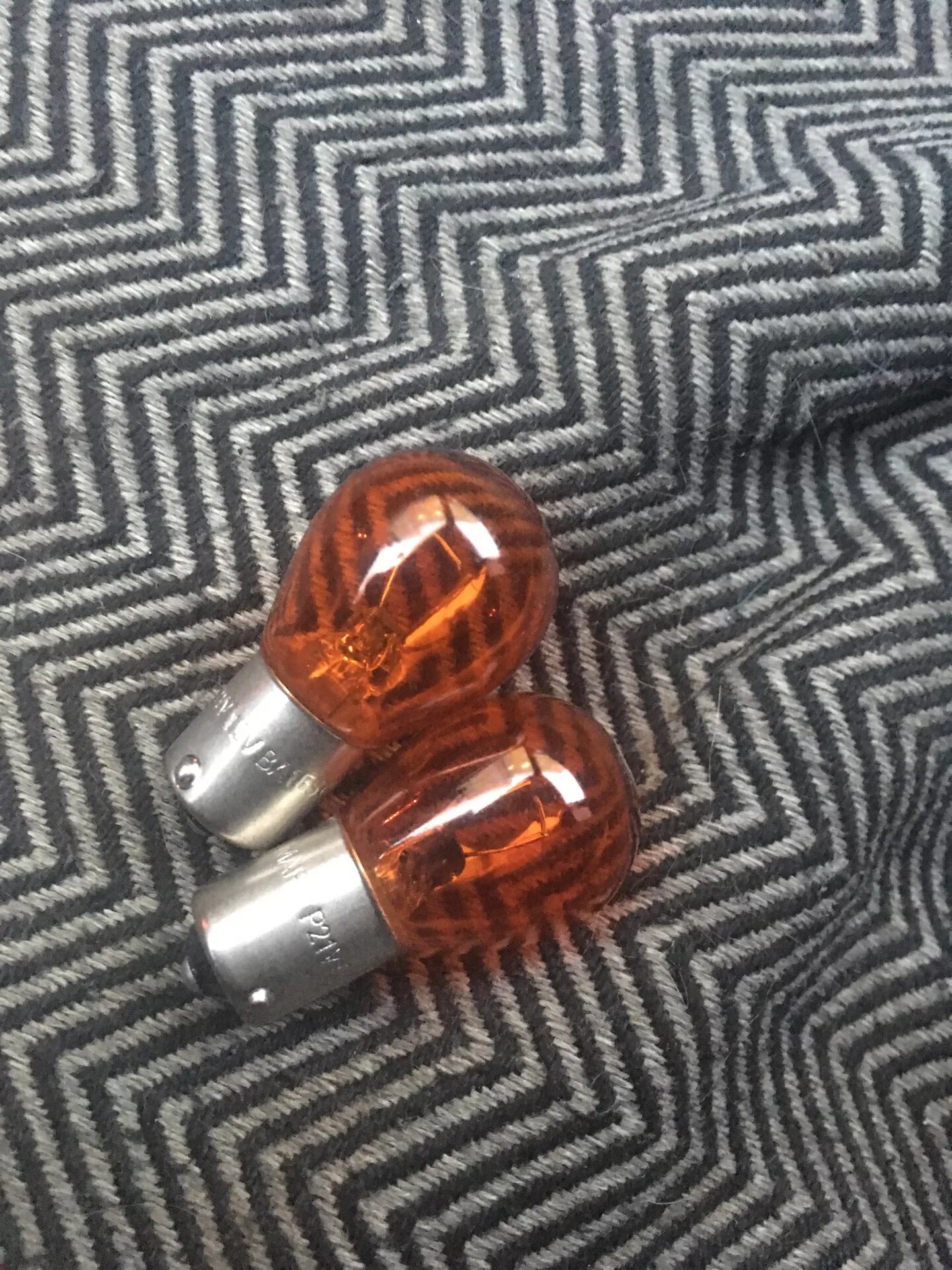 Лампочка поворотника ваз 2107. Передние габаритные лампочки ваз 2107. Патрон повторителя поворотов ваз 2107. Лампа поворотника заднего 2107. Лампочка в поворотник ваз 2114.