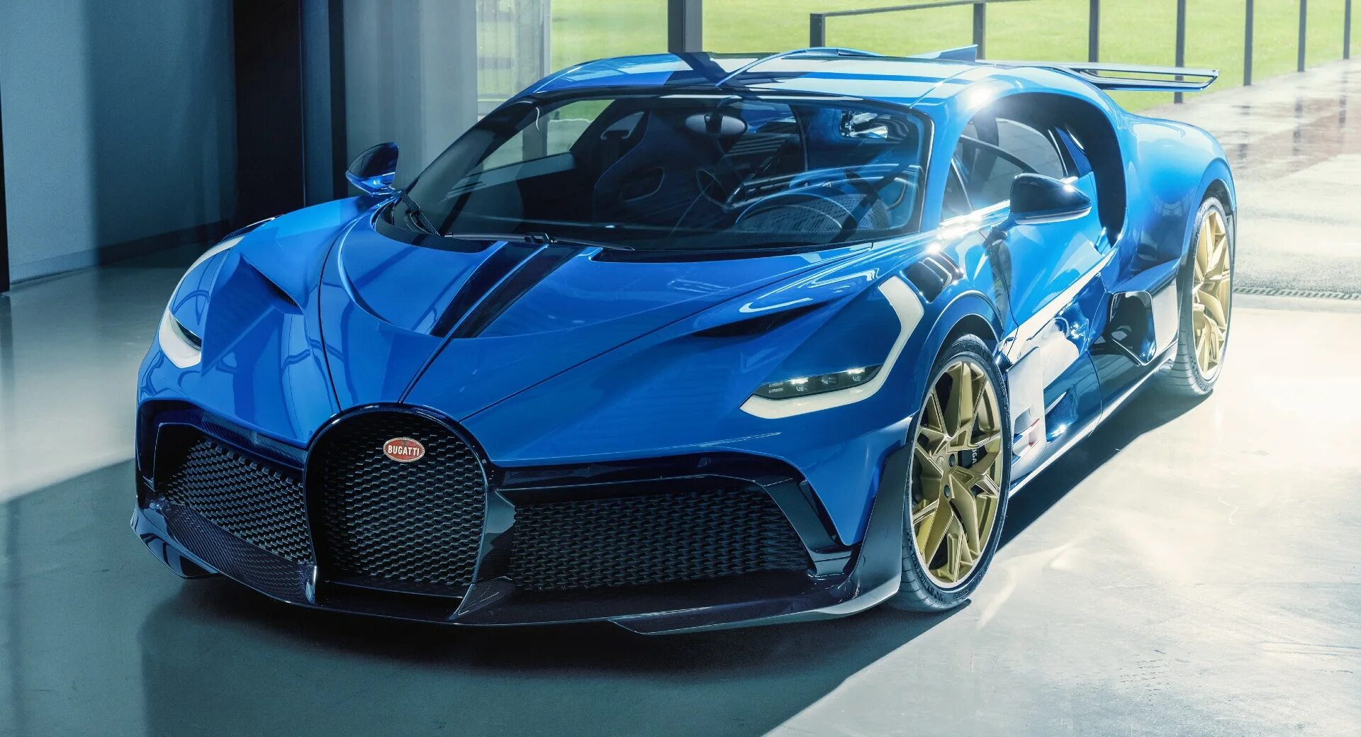 Новая bugatti. Бугатти диво 2021. Бугатти машина 2021. Машина Бугатти ЧИРОН. Бугатти Вейрон 2021.