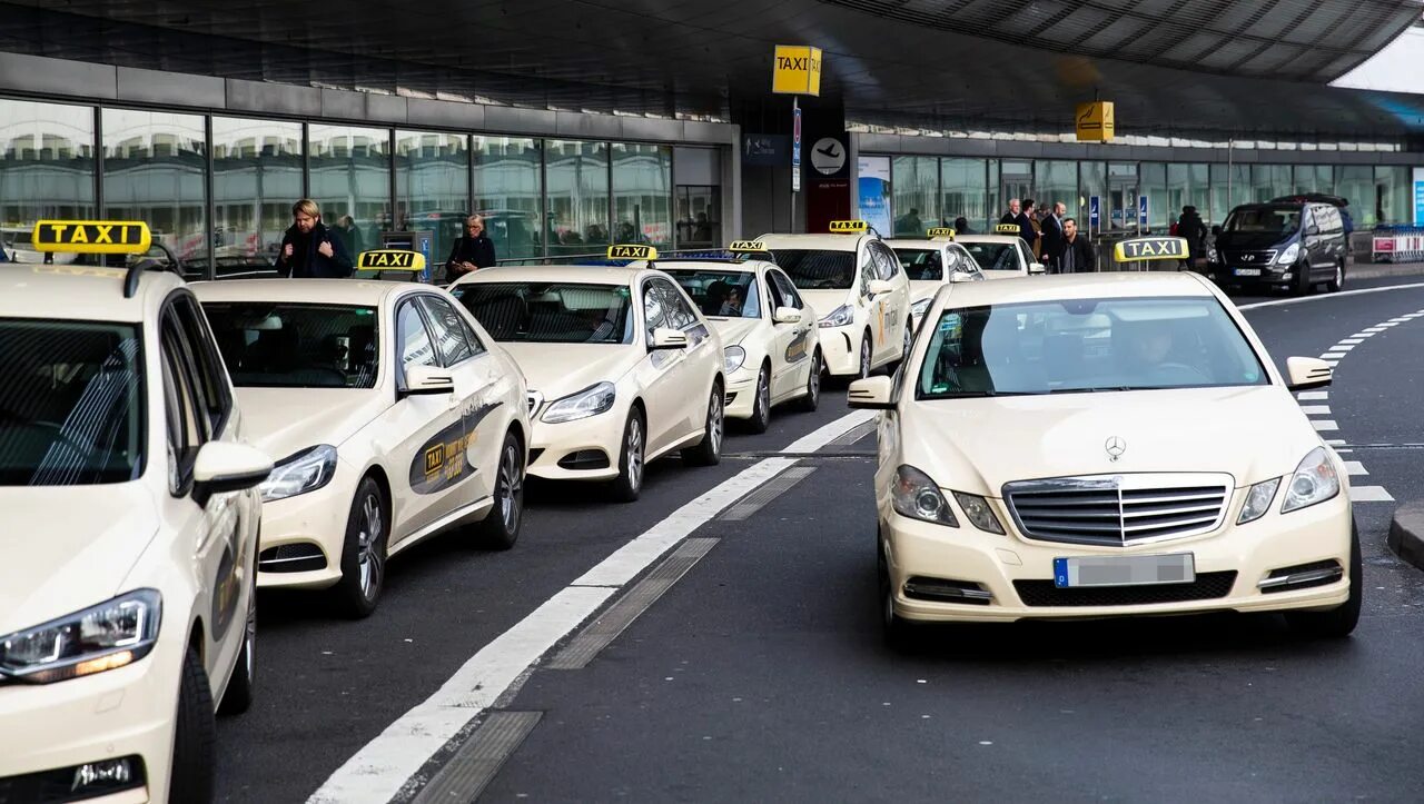 Аэропорт транспорт такси. Такси в Мюнхене. Трансфер такси. Такси в Дюссельдорфе. Такси в Барселоне.