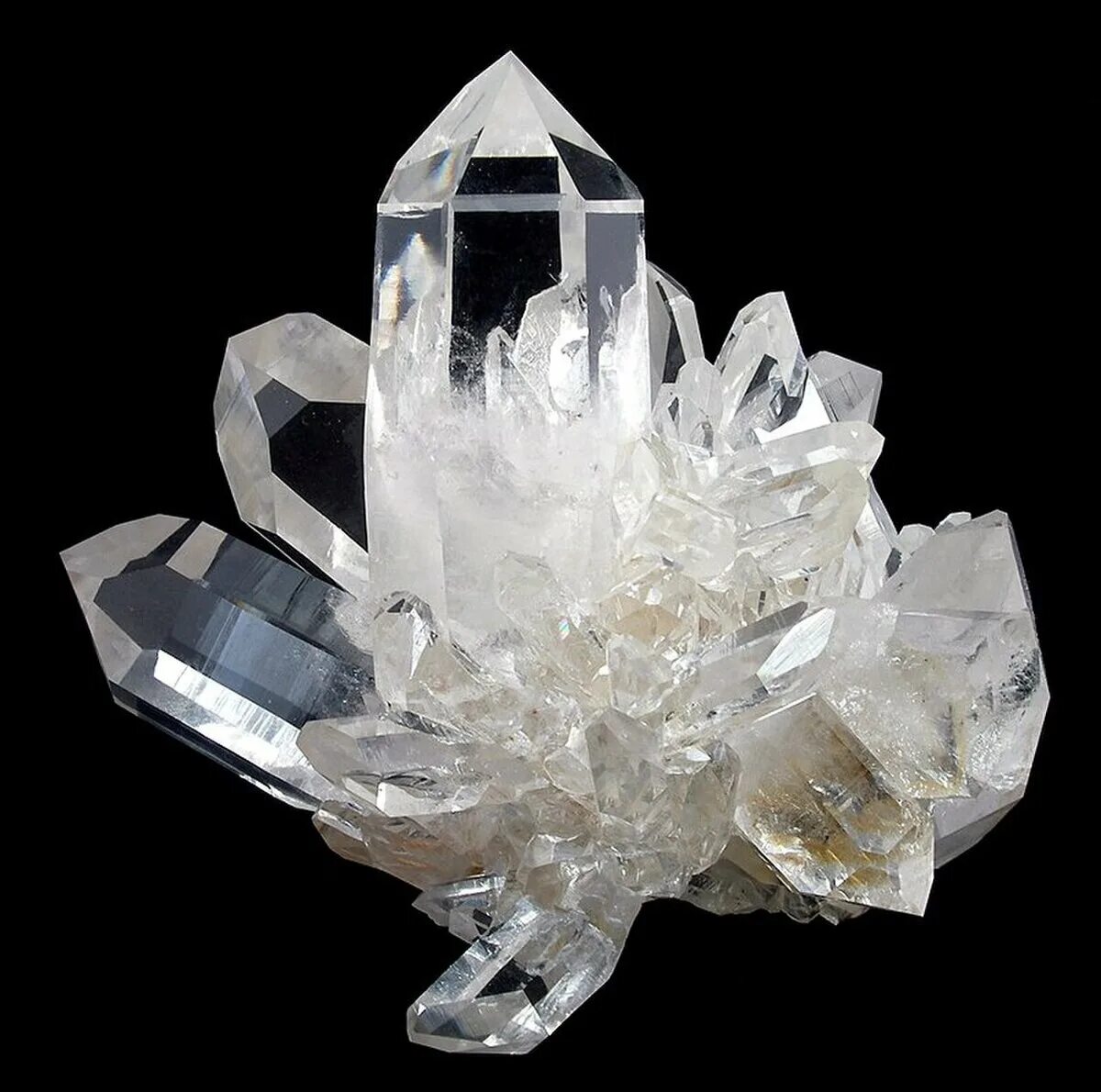 Quartz crystal. Горный кварц камень. Кварц (горный хрусталь). Минералы кварц горный хрусталь. Прозрачный кварц это горный хрусталь.