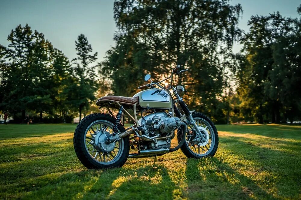 Custom 100. Bikepost. боксер мотоцикл в дерево. national customs. 1 tech мото.