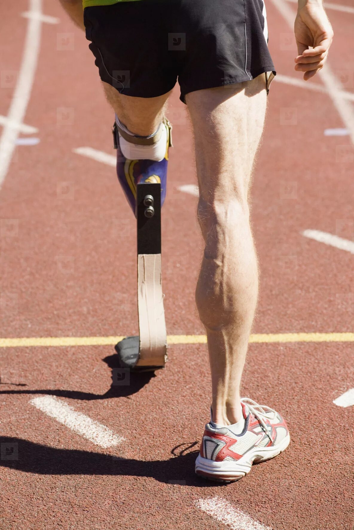 Athletic. при варикозе можно бегать. при варикозе можно бегать. быстрые ноги. ноги вверх при варикозе.