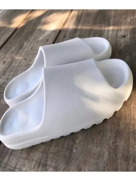 Easy slide. Тапки yeezy slide. тапочки адидас изи. слайс изи тапочки. тапочки изи слайд.