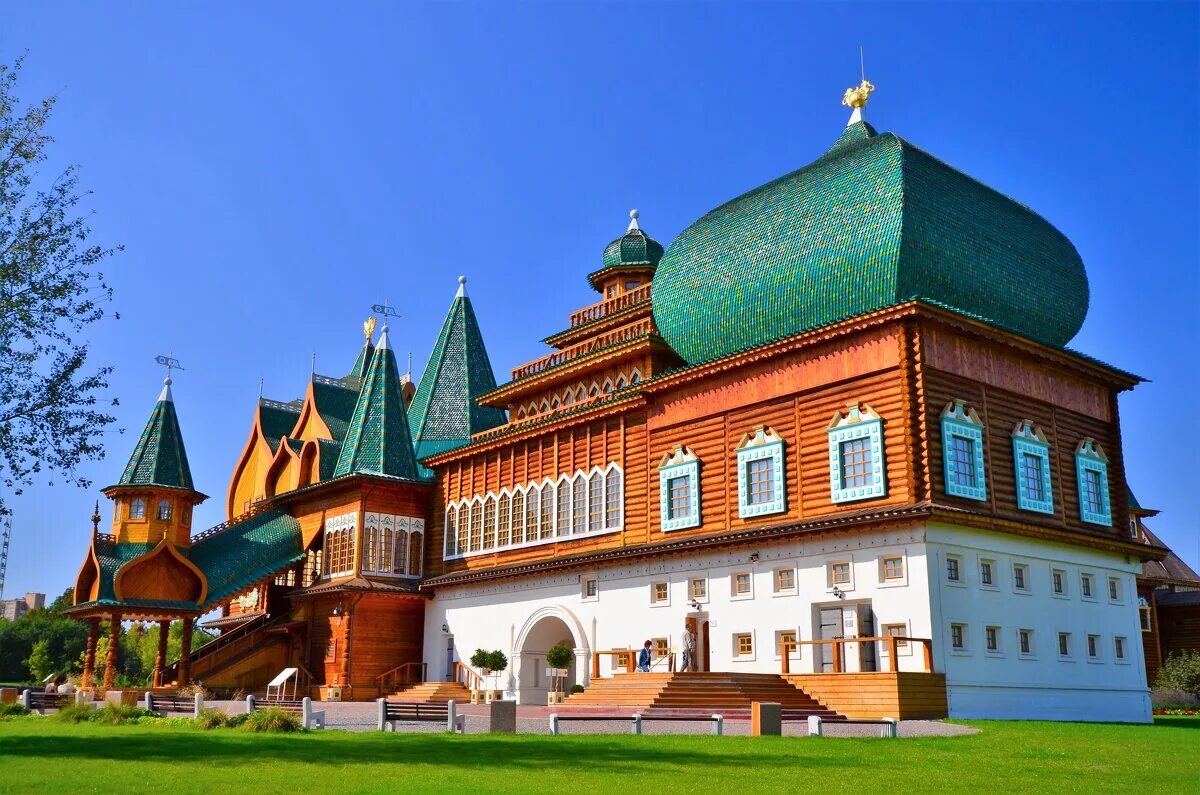 Коломенское музей-заповедник дворец алексея михайловича. Фото коломенского дворца. Теремной дворец алексея михайловича в коломенском. Дворец царя алексея михайловича, звенигород. Деревянное зодчество дворец царя алексея михайловича в коломенском.