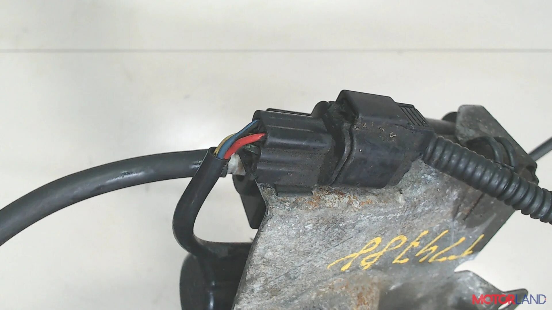 Датчик тормоза митсубиси лансер 10. Volvo s80 датчик яркости. Реле круиз контроль на вольво 940. Датчик круиза. Концевик сцепления на фольксваген т5.