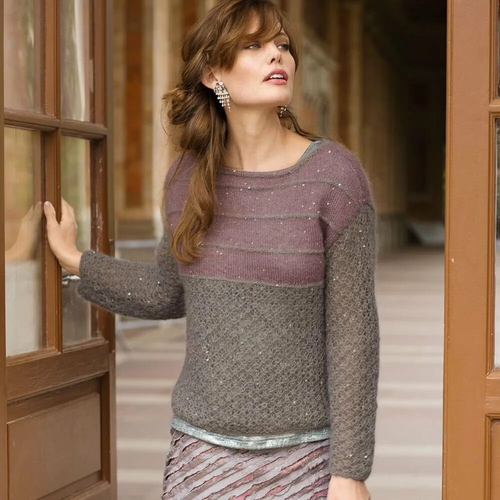 Knitwear Verena джемпер. Двухцветный свитер. Джемпер женский двухцветный вязаный спицами. Двухцветный мохеровый свитер.