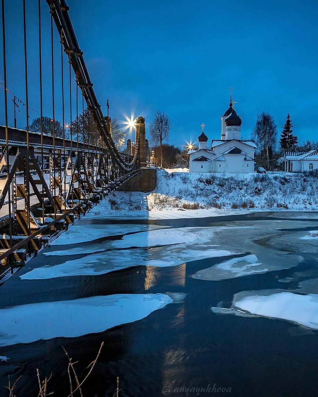 Погода в одессе на 10 дней. Река великая город остров. Город остров псковская область мост. Город остров псковская область достопримечательности. Остров город в псковской.