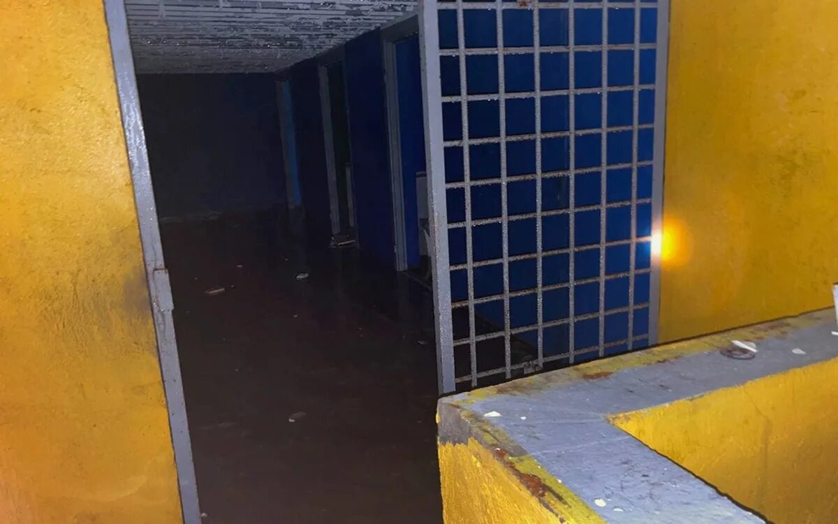 Секретная тюрьма в ленобласти. Под петербургом нашли. Подземная тюрьма и крематорий под петербургом. Подземная тюрьма в ленинградской области. Подземная тюрьма в ленобласти.