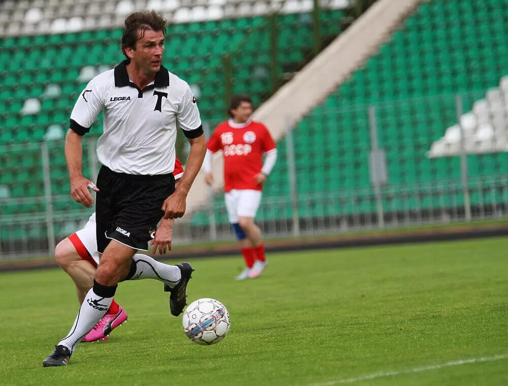 Эдуард анатольевич стрельцов. Стрельцов футболист 1958. Стрельцов 1954. Эдуард анатольевич стрельцов. Судьба эдуарда стрельцова.