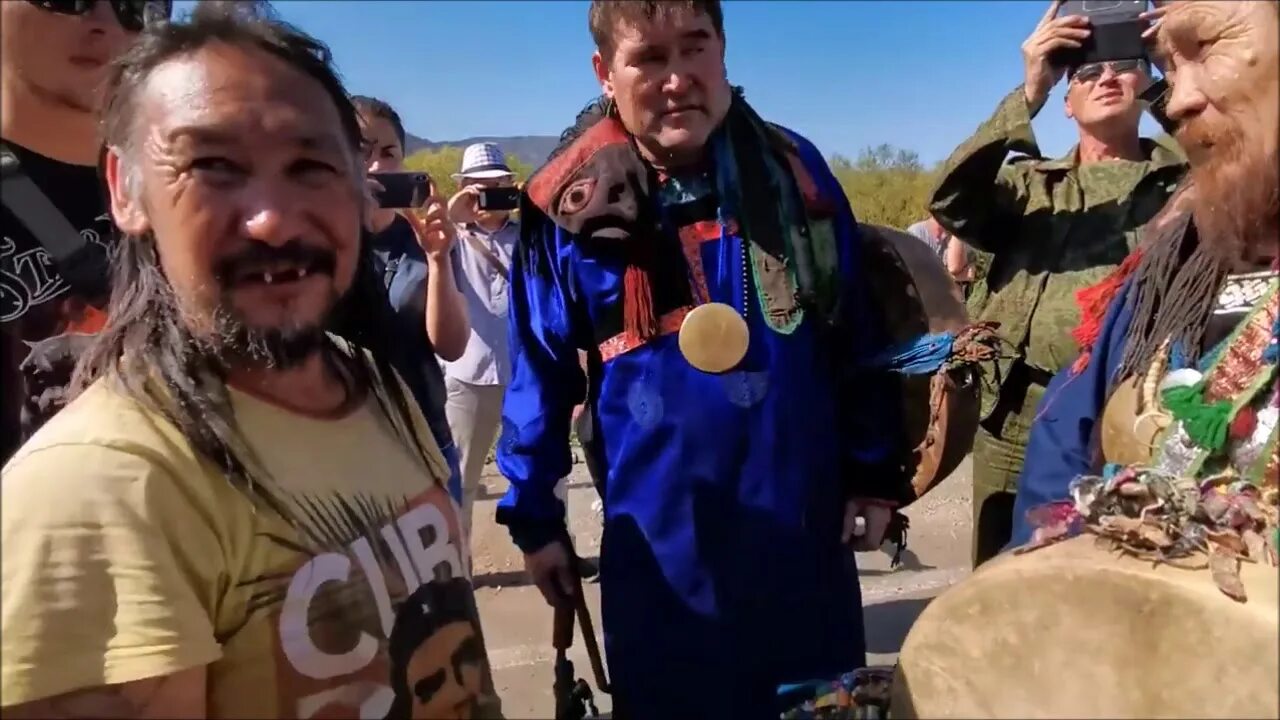 Шаман сегодня в москве. Якутский шаман габышев. Шаман сегодня в москве. Шаман сегодня в москве. Шаман экер довуу тувинский.