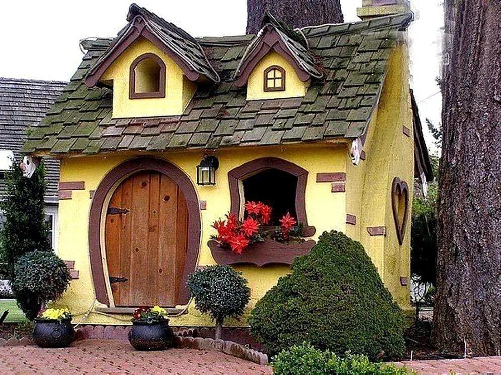 Сказочный домик. Необычные домики. Красивые дачные домики. С кащачные домик и. Ые домики