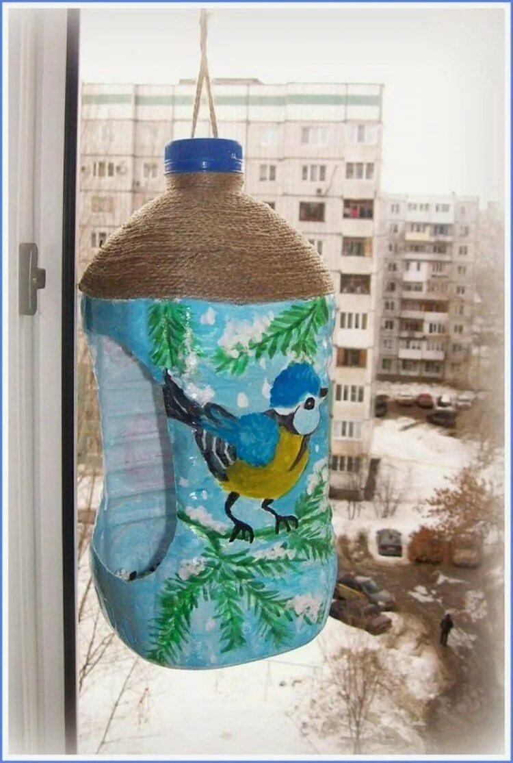 Как сделать кормушку из бутылки 5. Кормушка для птиц из 1.5 л.бутылки. кормушка для птиц из пятилитровой бутылки. кормушка для синичек из пластиковой бутылки 5. кормушка для птиц из пластиковой бутылки 3 литра.