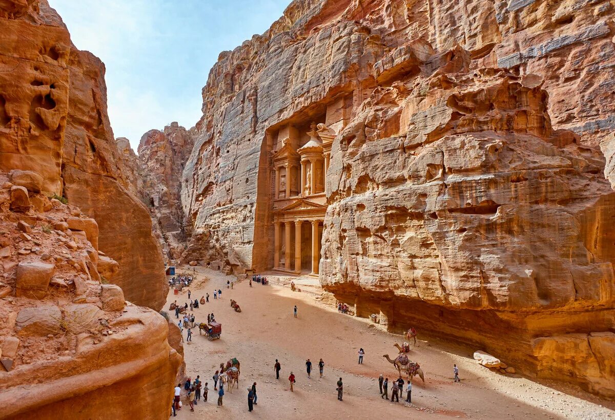 Иордания petra амман. Иордания википедия. Древний город петра. Петра иордания чудо света. Ад дейр эль хазне иордания.