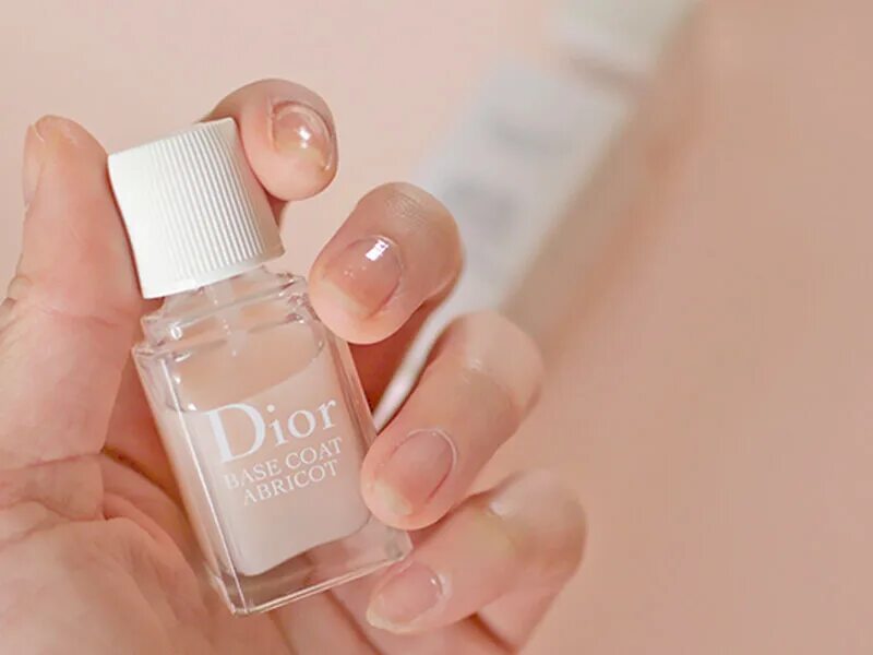 Dior abricot nail. Диор априкот лак. Dior abricot. Dior diorlisse abricot. Dior base coat abricot.