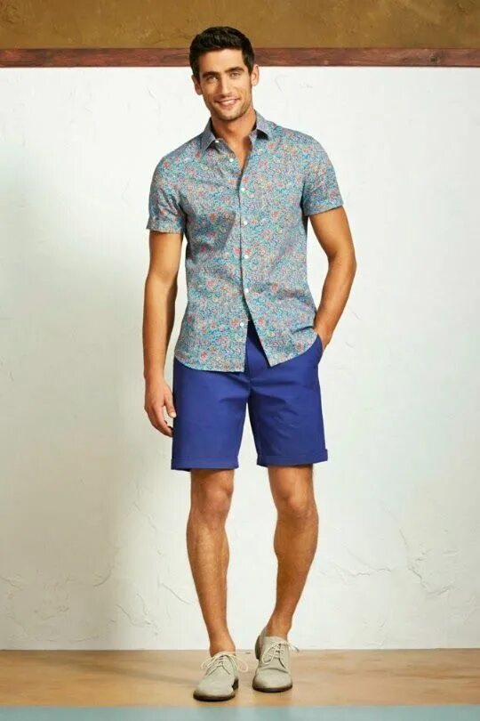 Летние мужские комплекты. Мужская летняя одежда. Рубашка с шортами. Рубашка с шортами мужские. Летние мужские образы.