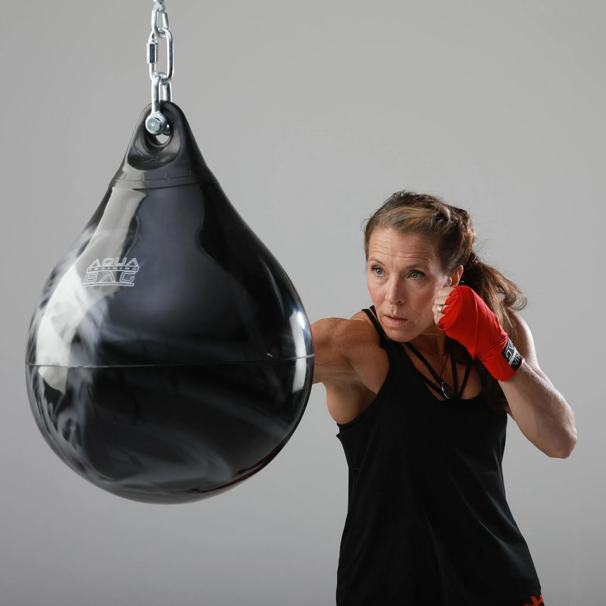 Aquabox груша боксерская водоналивная. Boxing bag. Water boxing. Boxed water is better. Груша с водой для бокса.