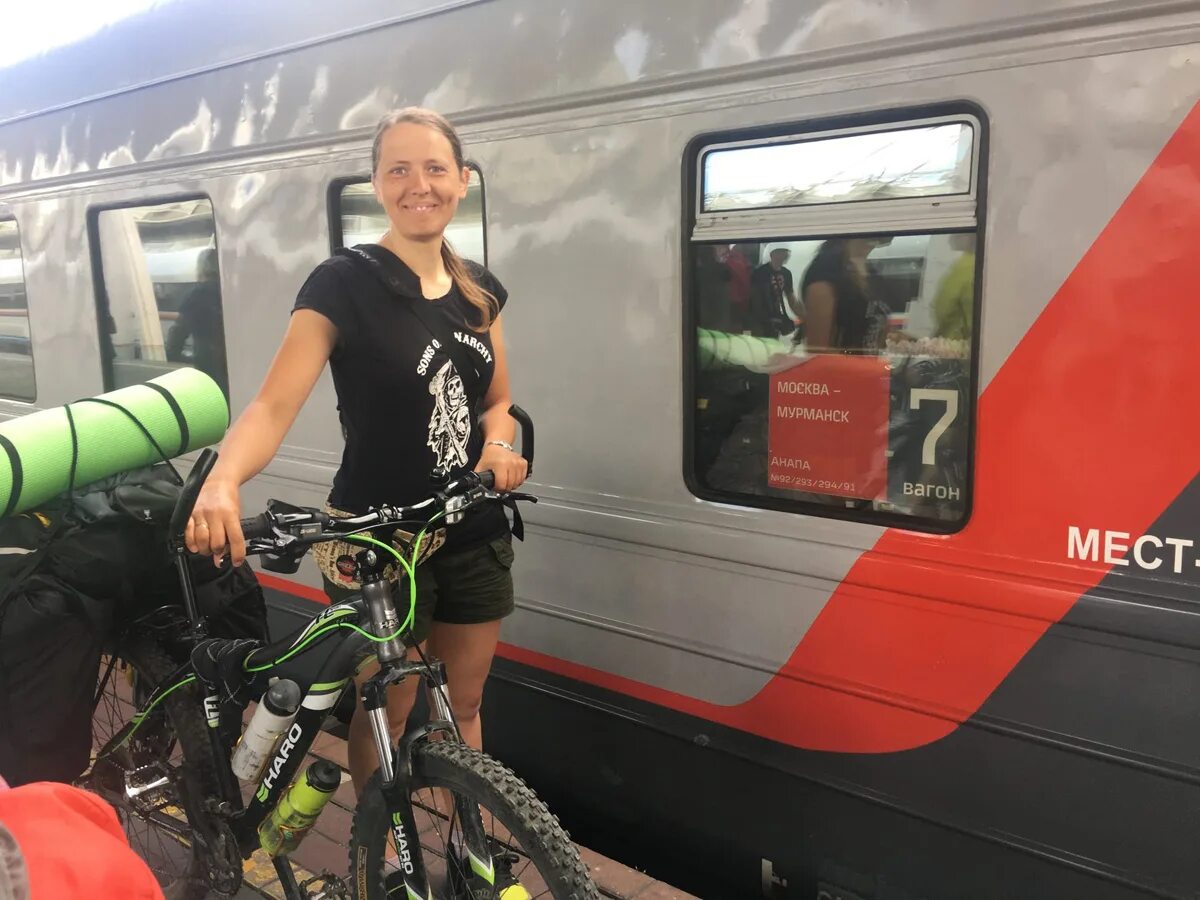 Самокат в метро. Провоз велосипеда в автобусе. Электросамокат на самолет. Самокат в метро. С самокатом в метро.