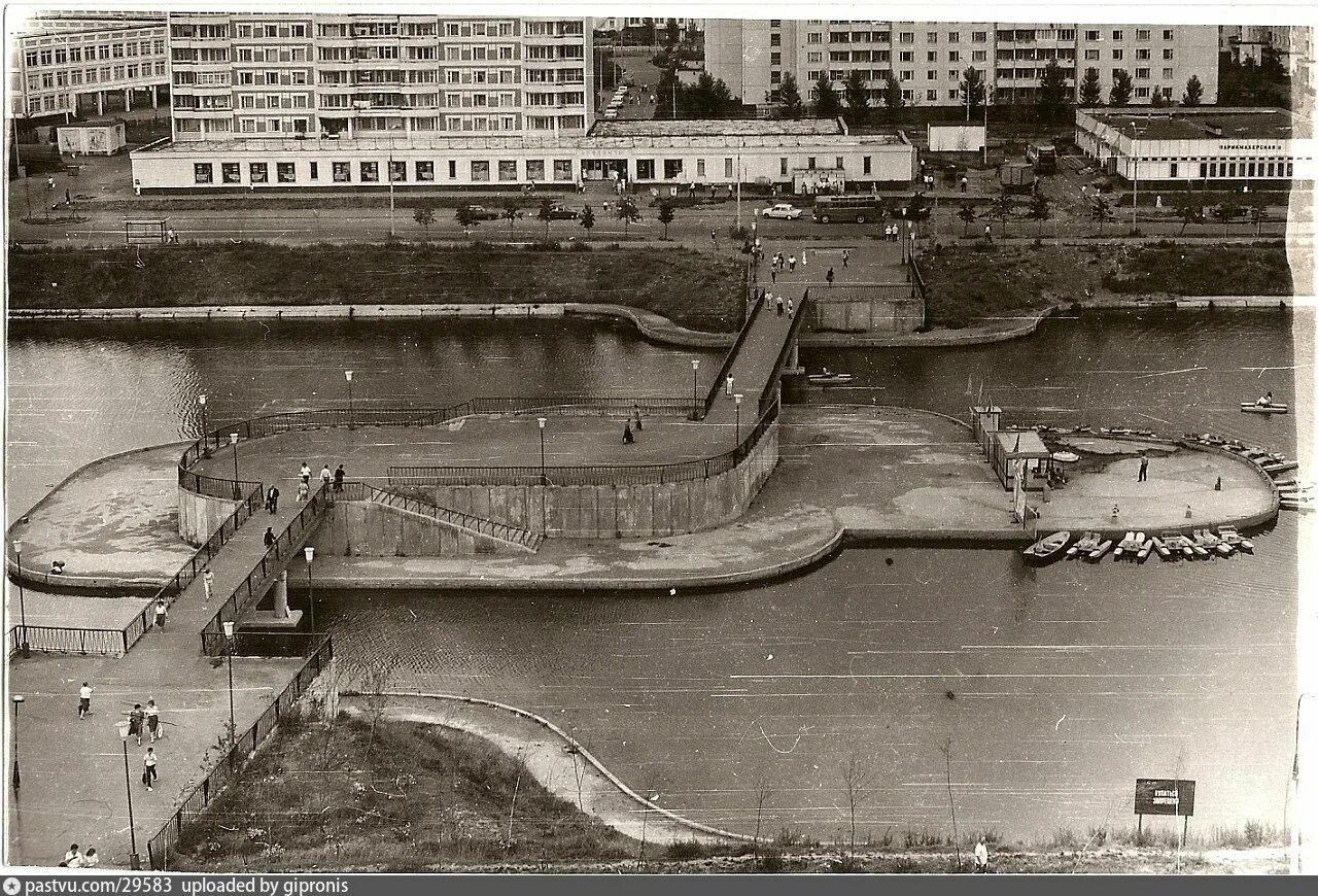 Район братеево в 90. Гостиница россия 1967. Сириус арена олимпийский парк. Старый кузнецк сталинск. Гостиница россия москва 1967 год.