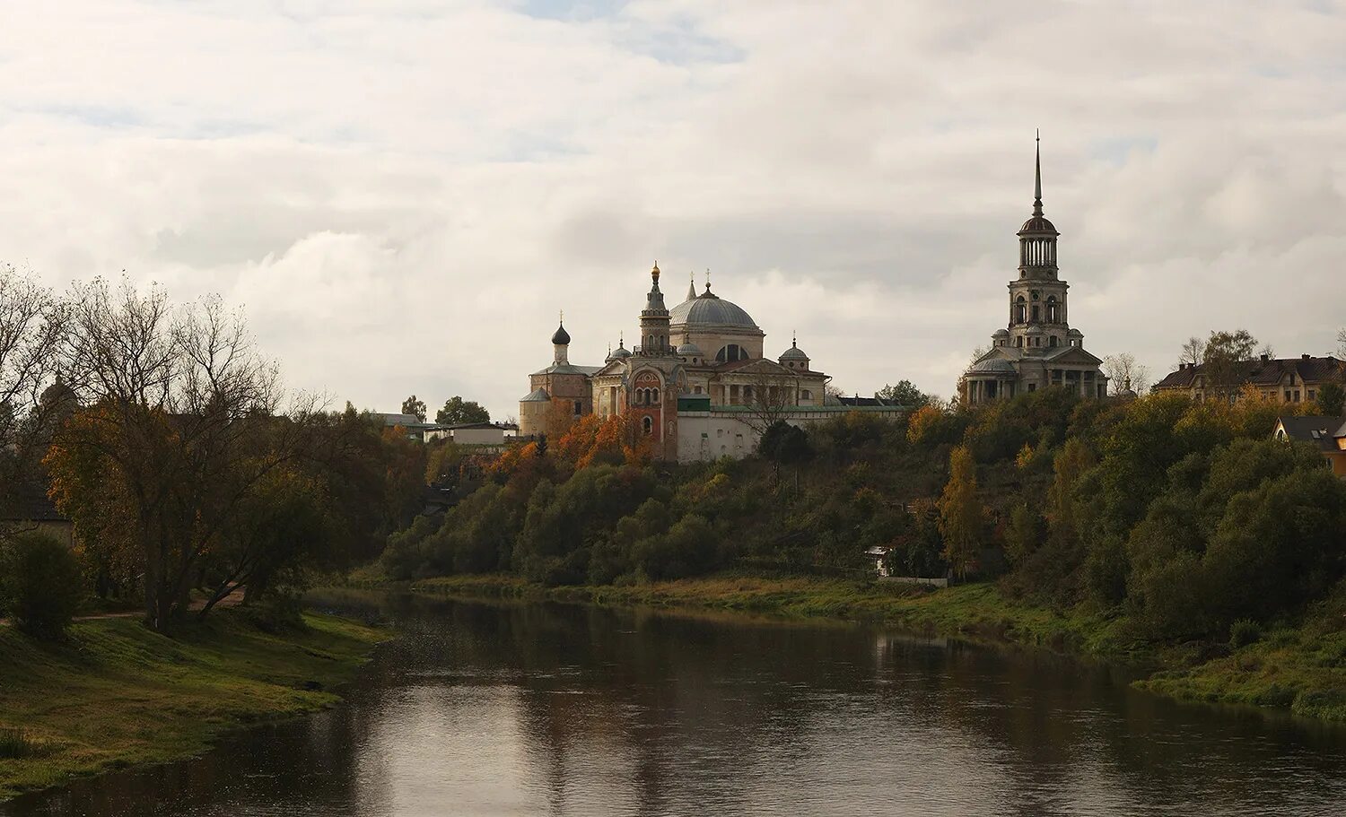 Слушать торжок. Борисоглебский монастырь торжок осень. Торжок пейзажи. Торжок сверху. Торжок город.