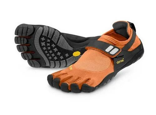 Fivefingers vibram для бега. Ботинки в виде стопы. Носки vibram fivefingers. Обувь повторяющая форму стопы. Vibram fivefingers, treksport.