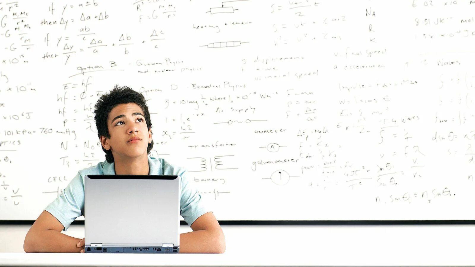 It is important for students to think. Ошибки студент работа фон. thinking indian student. correct a student фон. думающий компьютер рафаэль.