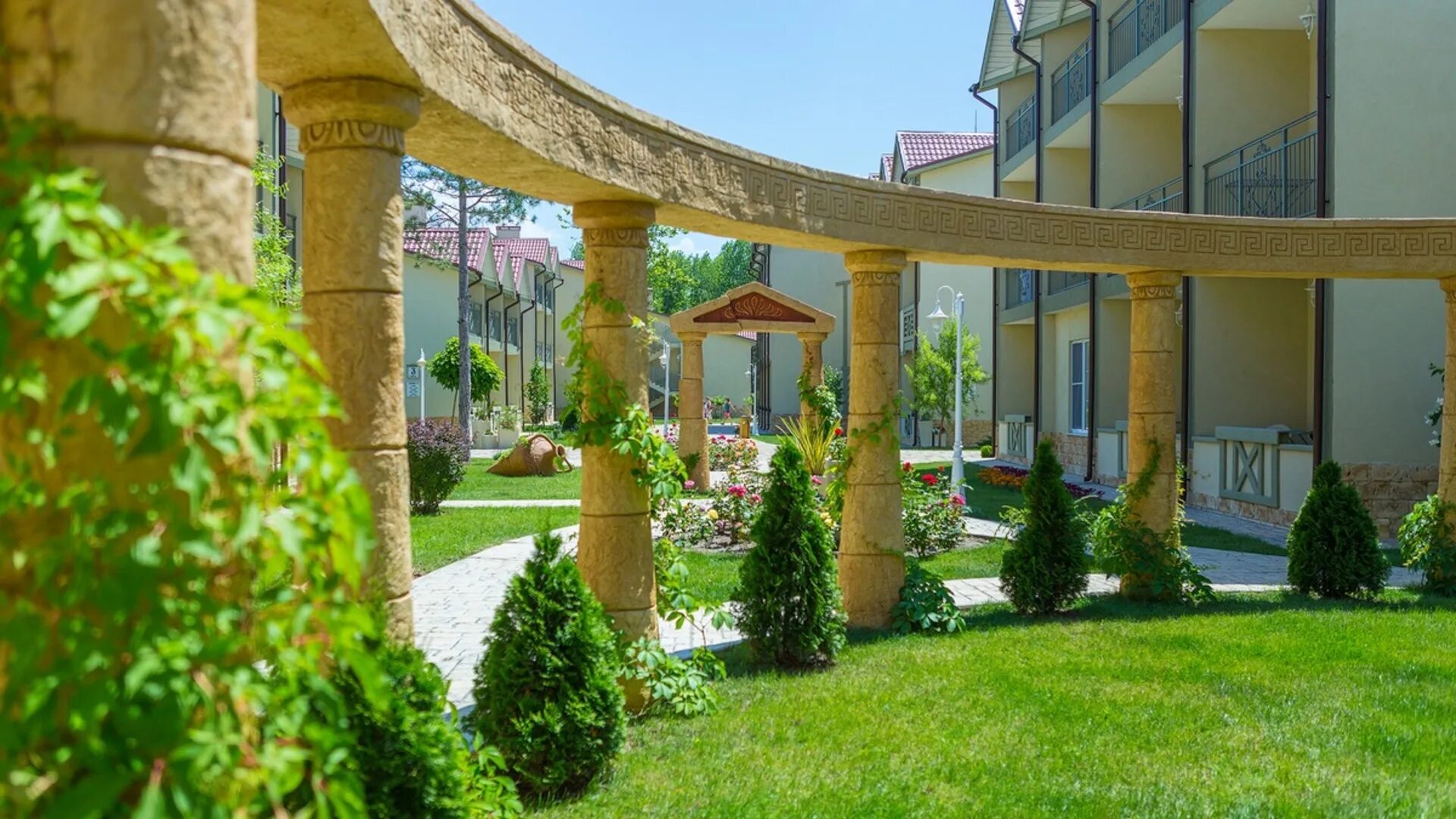 Сайт алеан довиль анапа. Отель довиль анапа. alean family resort анапа doville. отель алеан довиль анапа. алеан фэмили анапа.