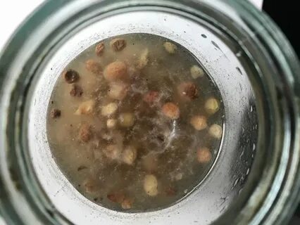Вода с изюмом