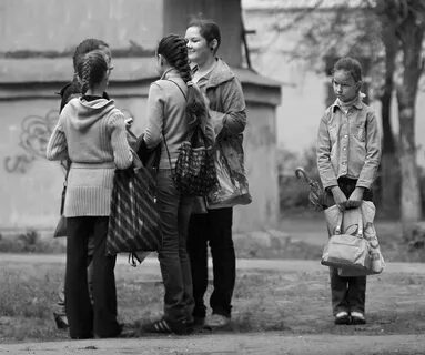 Фото чужие люди