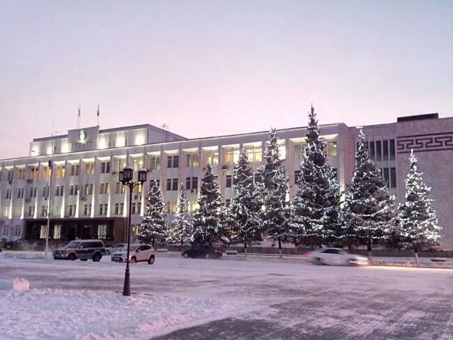 Правительство р тыва. Дом правительства кызыл. Правительство р тыва. Белый дом республики тыва. Правительство республики тыва.