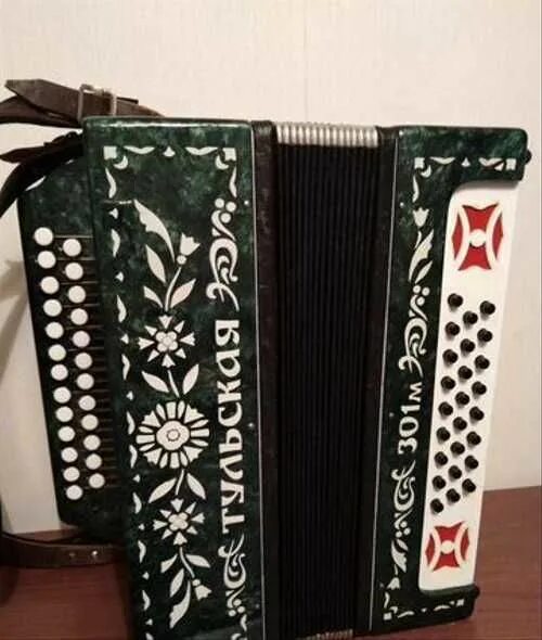 Гармошка бу. Авито гармонь тульская область. Белая тульская гармонь 301. Гармонь тульская 301м белая н. Московская гармошка в ижевске.
